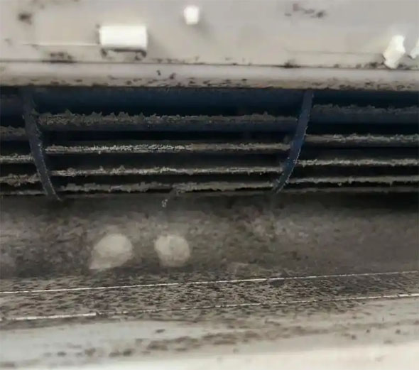 栾川空调吹的风有股烧焦味是怎么回事